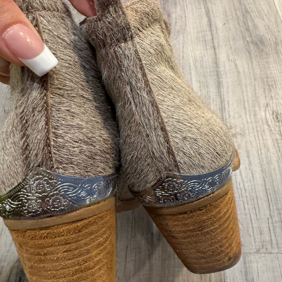 Jeffrey Campbell Boots - Picture 2 of 6